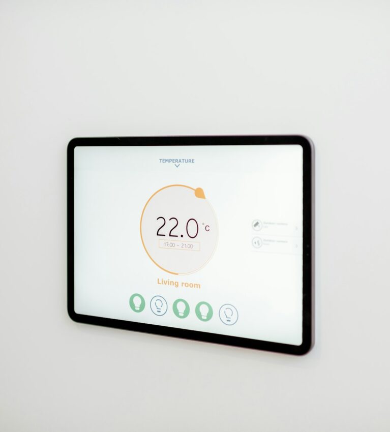 Digital touch screen panel for smart home managing