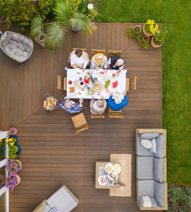 Terrasse i Træ – Tips til Sommerens Perfekte Uderum